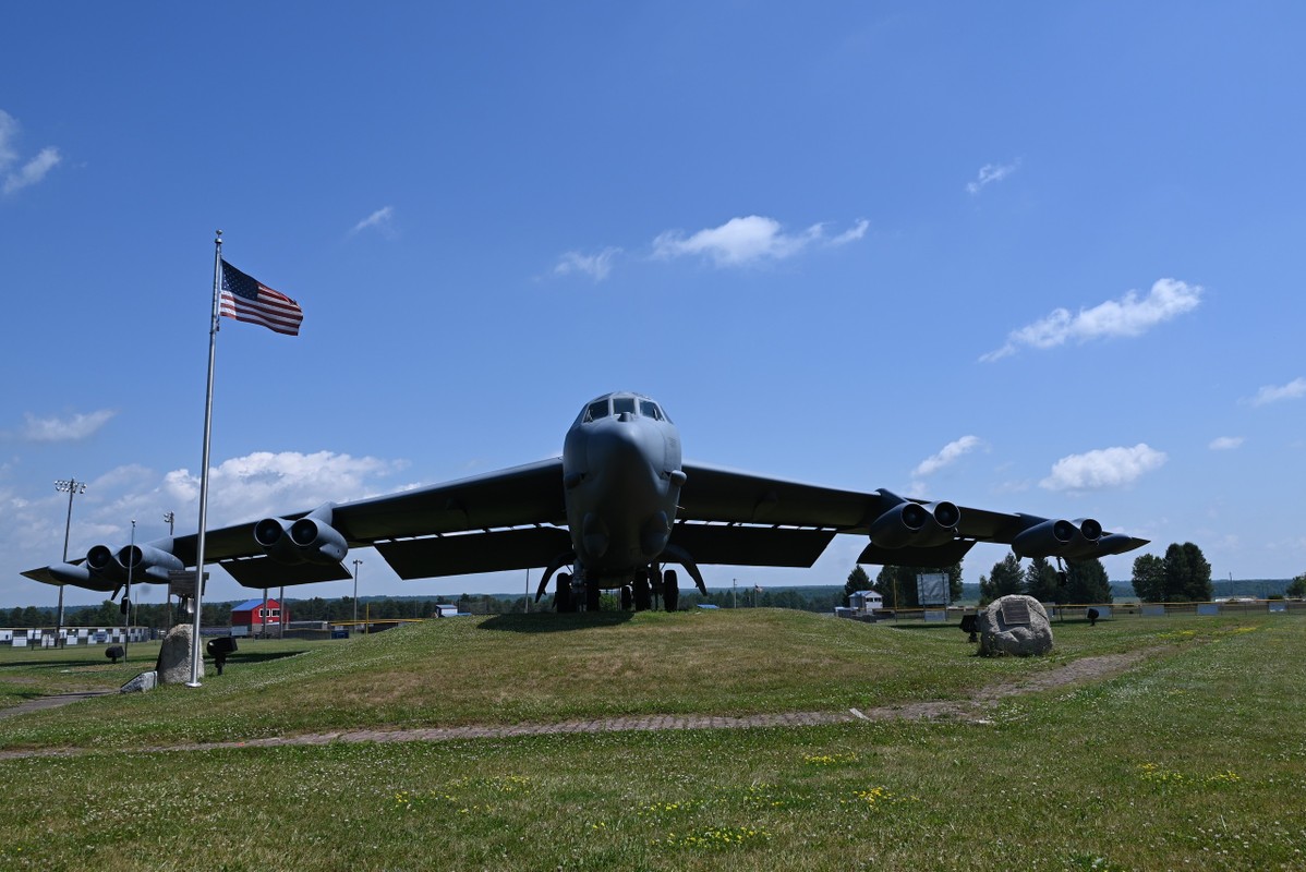 My dieu B-52 gui canh bao toi Nga sau vu ten lua Oreshnik-Hinh-6