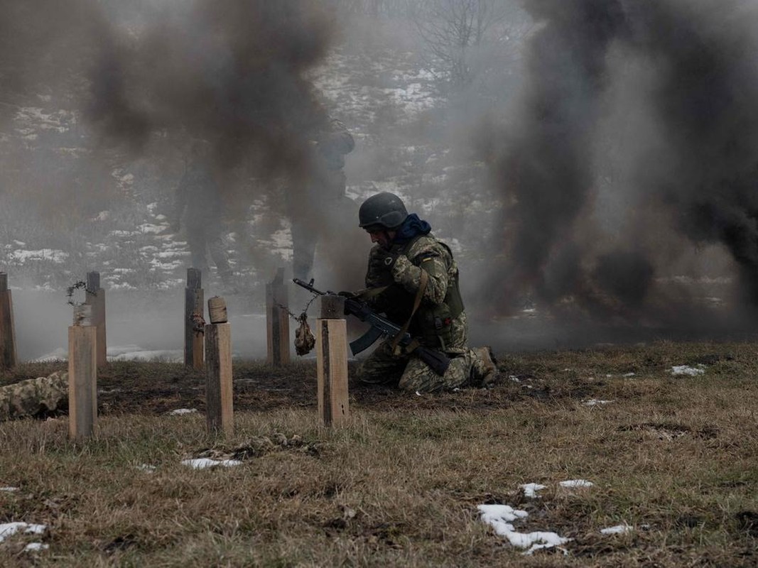 My dung vien tro quan su, Ukraine cam cu duoc bao lau?