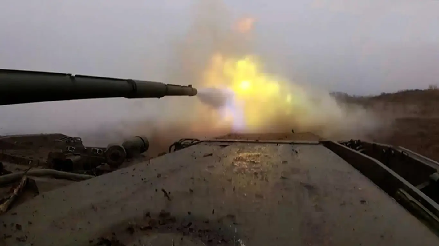 Doi mat don giang kep, Ukraine dung truoc nguy co “vua chien vua thu“-Hinh-2