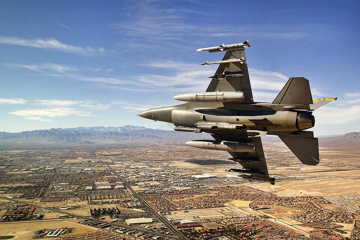 My dua F-16 den Han Quoc, gui thong diep danh thep cho Trieu Tien-Hinh-4