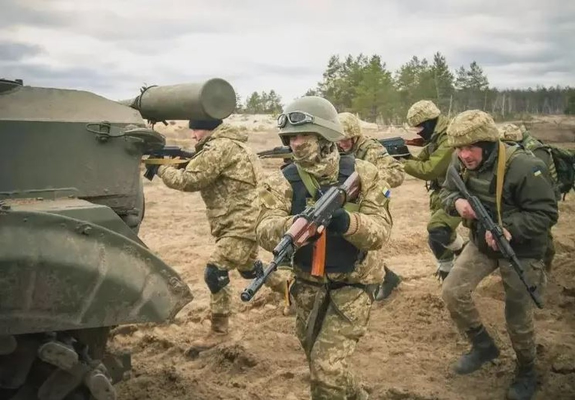 Mai tan cong de lay lai lanh tho, Ukraine bi Nga giang bay-Hinh-3