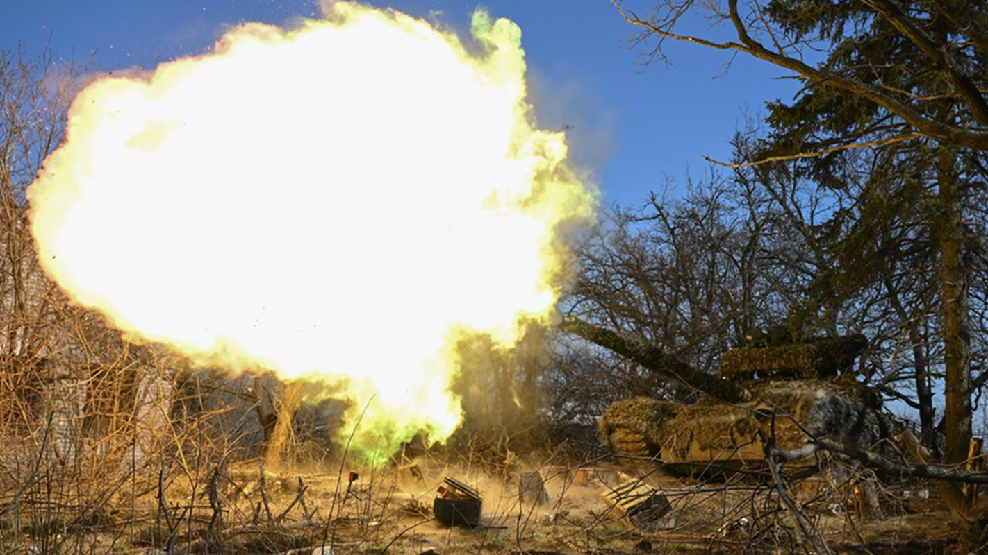 Bom 3 tan cua Nga lam no tung Kursk, 400 linh Ukraine tu tran-Hinh-10