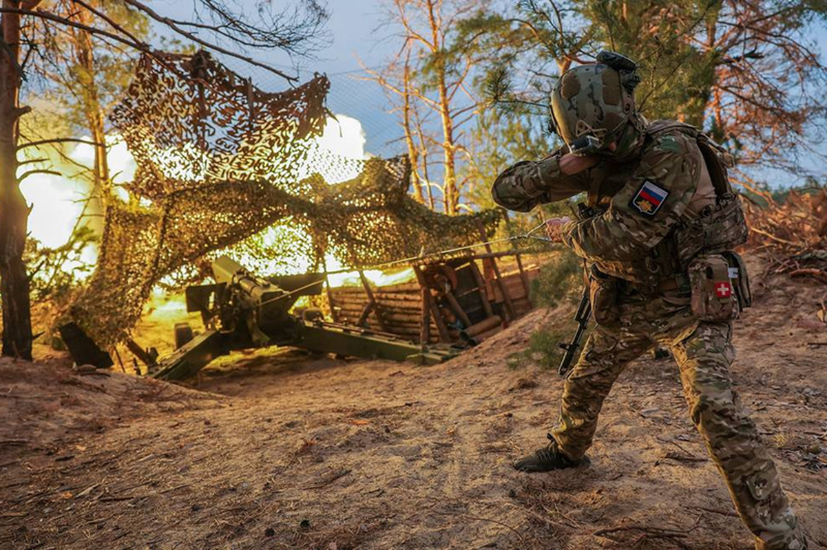 Bom 3 tan cua Nga lam no tung Kursk, 400 linh Ukraine tu tran-Hinh-2