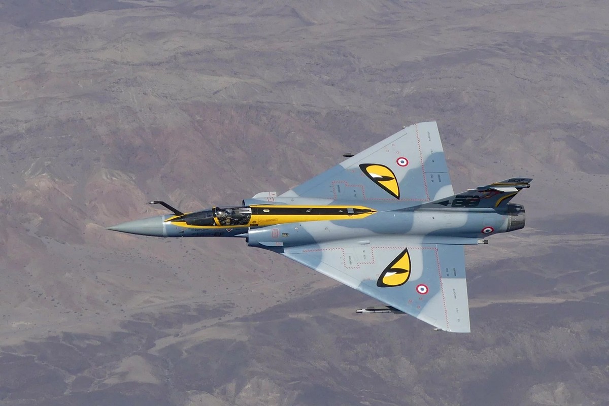 Chuyen gia Anh: Mirage 2000-5 cua Phap “vo dung” trong cuoc chien tai Ukraine-Hinh-3