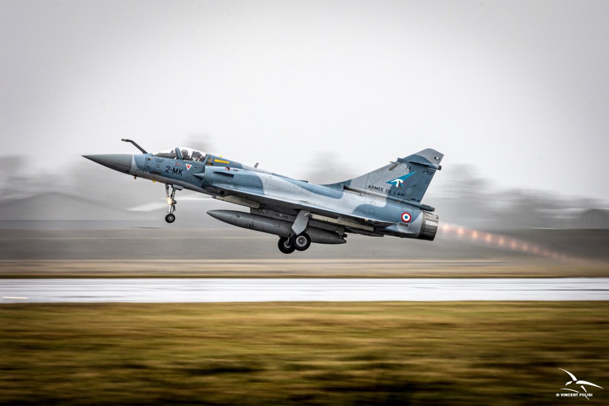 Chuyen gia Anh: Mirage 2000-5 cua Phap “vo dung” trong cuoc chien tai Ukraine