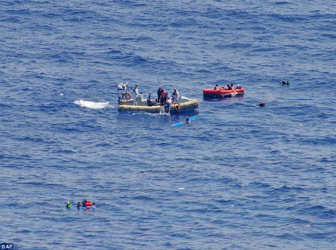 Sicily “to” Chau Au gay tham hoa chim tau Dia Trung Hai-Hinh-9