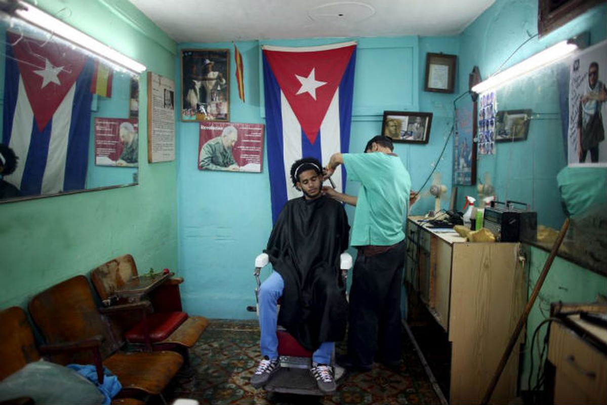 Gioi tre Cuba qua ong kinh phong vien Reuters-Hinh-3