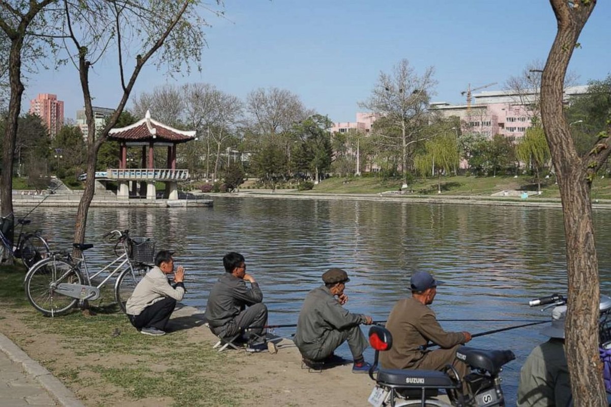 Thu do Trieu Tien “lot xac” qua goc anh cua du hoc sinh-Hinh-9