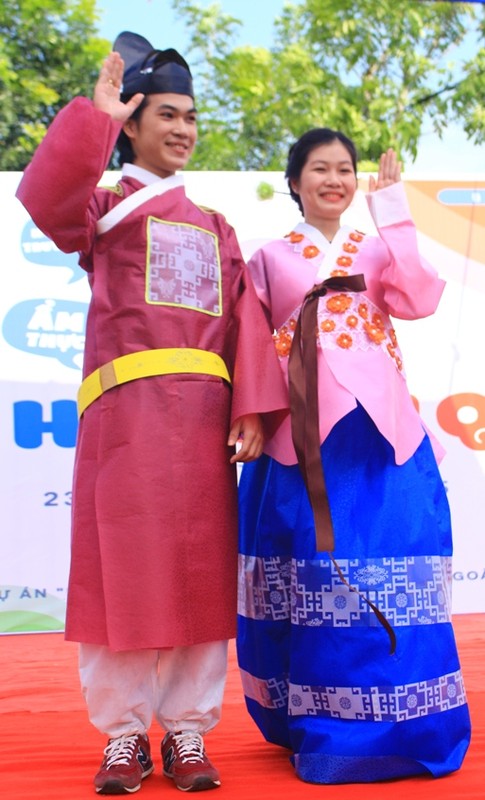 Ngam nu sinh Da Nang  xinh dep trong trang phuc Hanbok-Hinh-10