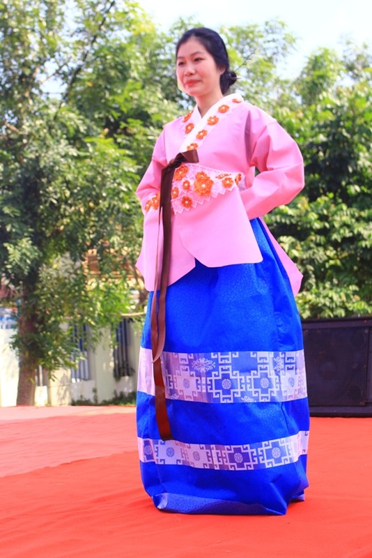 Ngam nu sinh Da Nang  xinh dep trong trang phuc Hanbok-Hinh-11