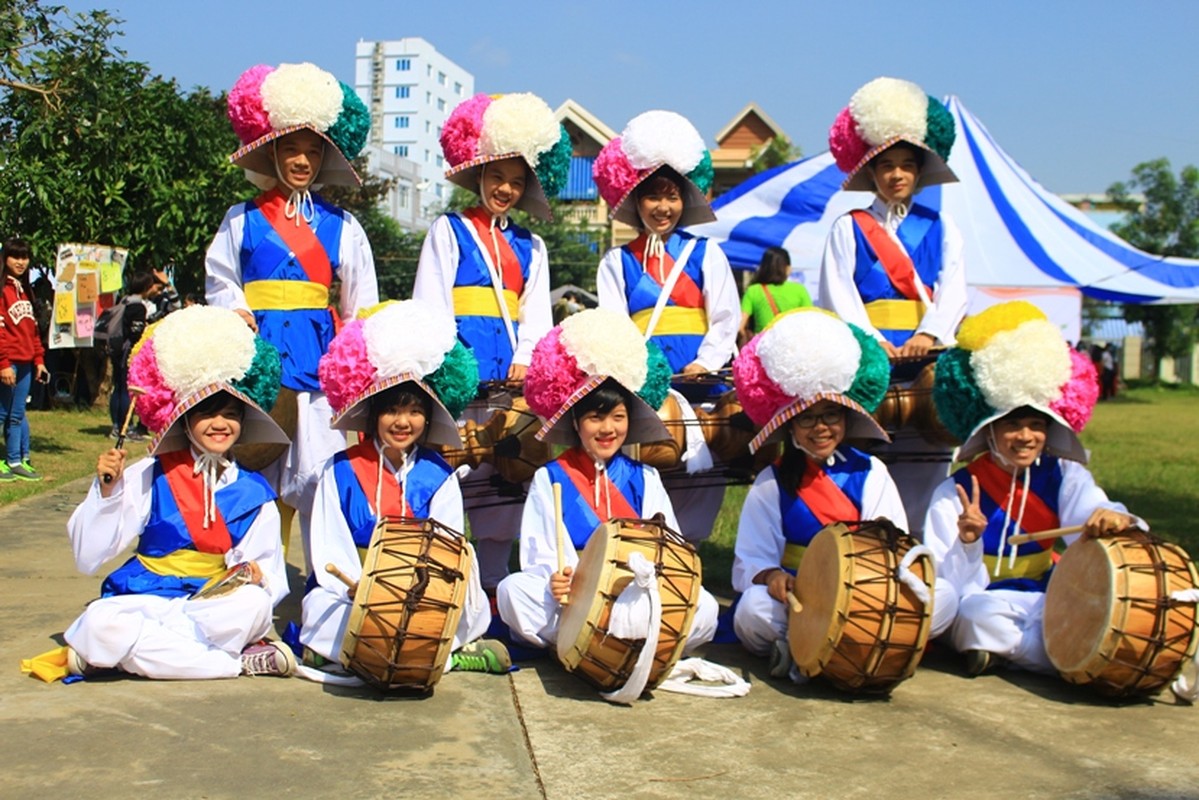 Ngam nu sinh Da Nang  xinh dep trong trang phuc Hanbok-Hinh-7