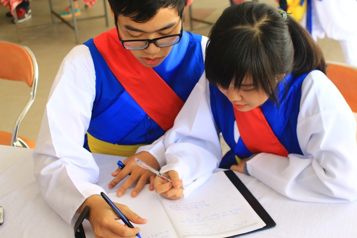 Ngam nu sinh Da Nang  xinh dep trong trang phuc Hanbok-Hinh-8