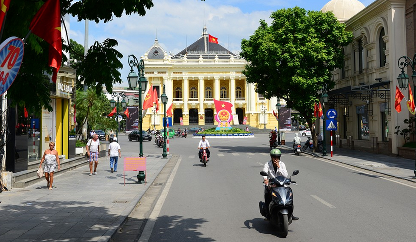 Ngam cong trinh noi tieng Ha Noi, Sai Gon ngay ay - bay gio-Hinh-4