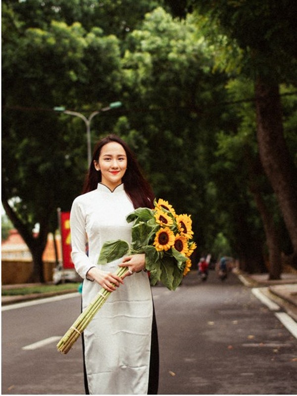 Nu du hoc sinh khoe net duyen trong tiet thu Ha Noi-Hinh-6