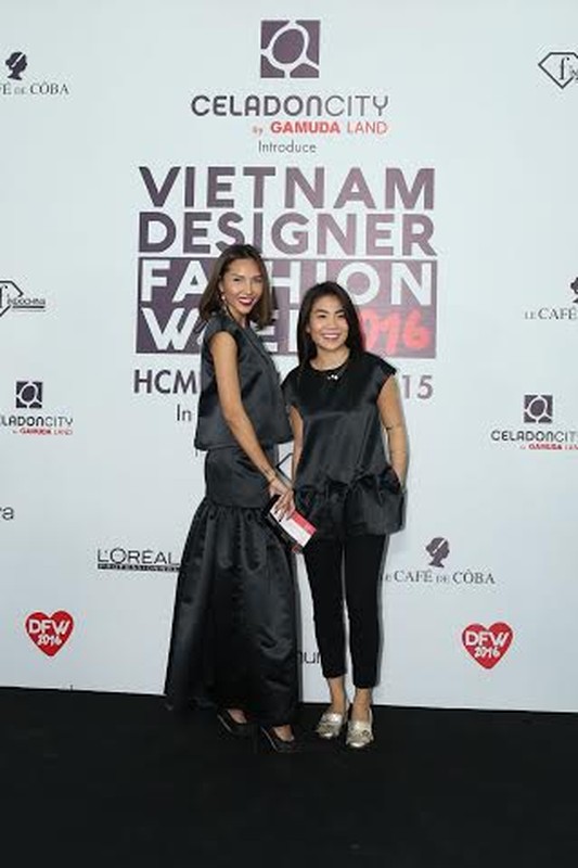 Dan my nhan khung do bo Vietnam Designer Fashion Week-Hinh-3