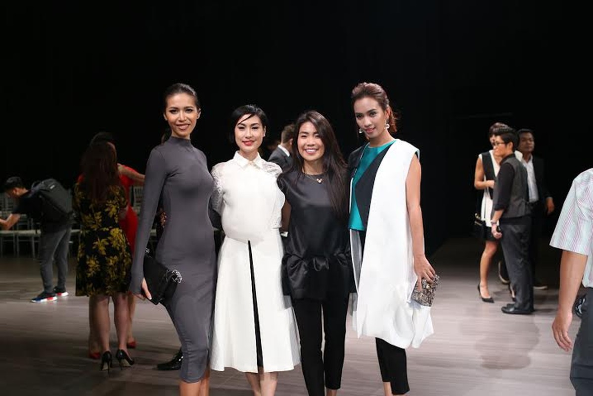 Dan my nhan khung do bo Vietnam Designer Fashion Week-Hinh-6