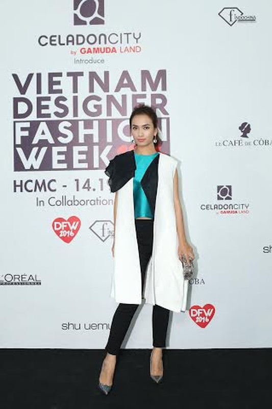 Dan my nhan khung do bo Vietnam Designer Fashion Week-Hinh-9