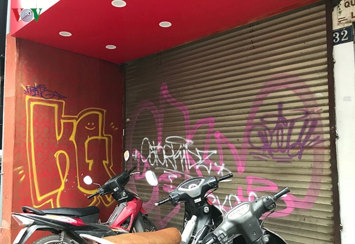 Pho co Ha Noi “xau xi” vi nhung hinh ve Graffiti-Hinh-2
