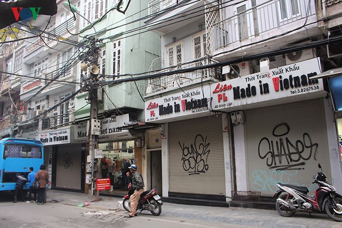 Pho co Ha Noi “xau xi” vi nhung hinh ve Graffiti