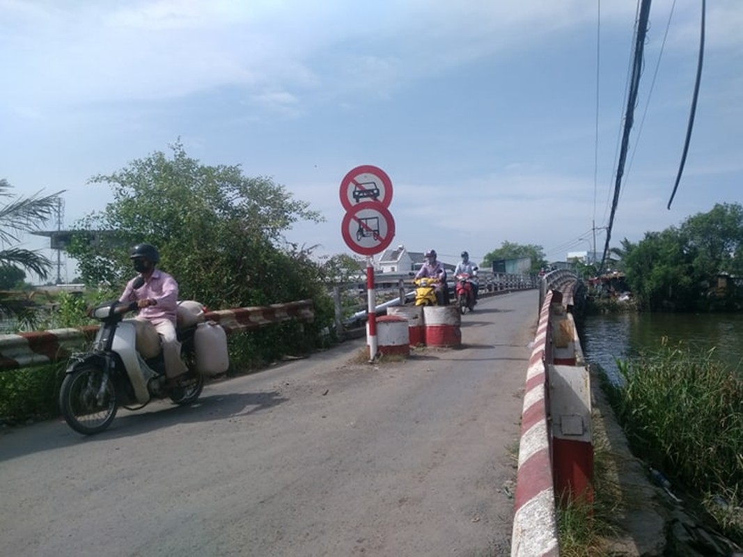 “Rung minh” cay cau xuong cap, nguy co do sap o Sai Gon