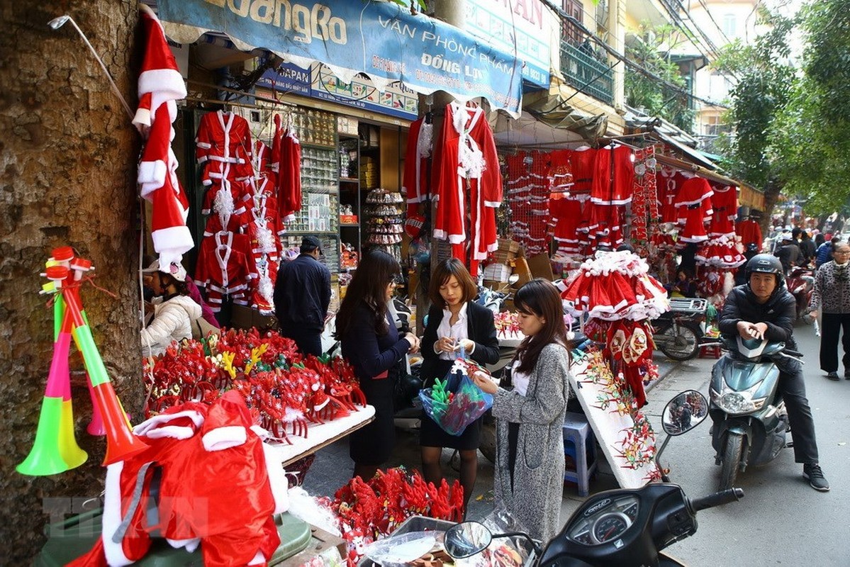 Ha Noi nhon nhip thi truong mua Giang sinh 2018-Hinh-3