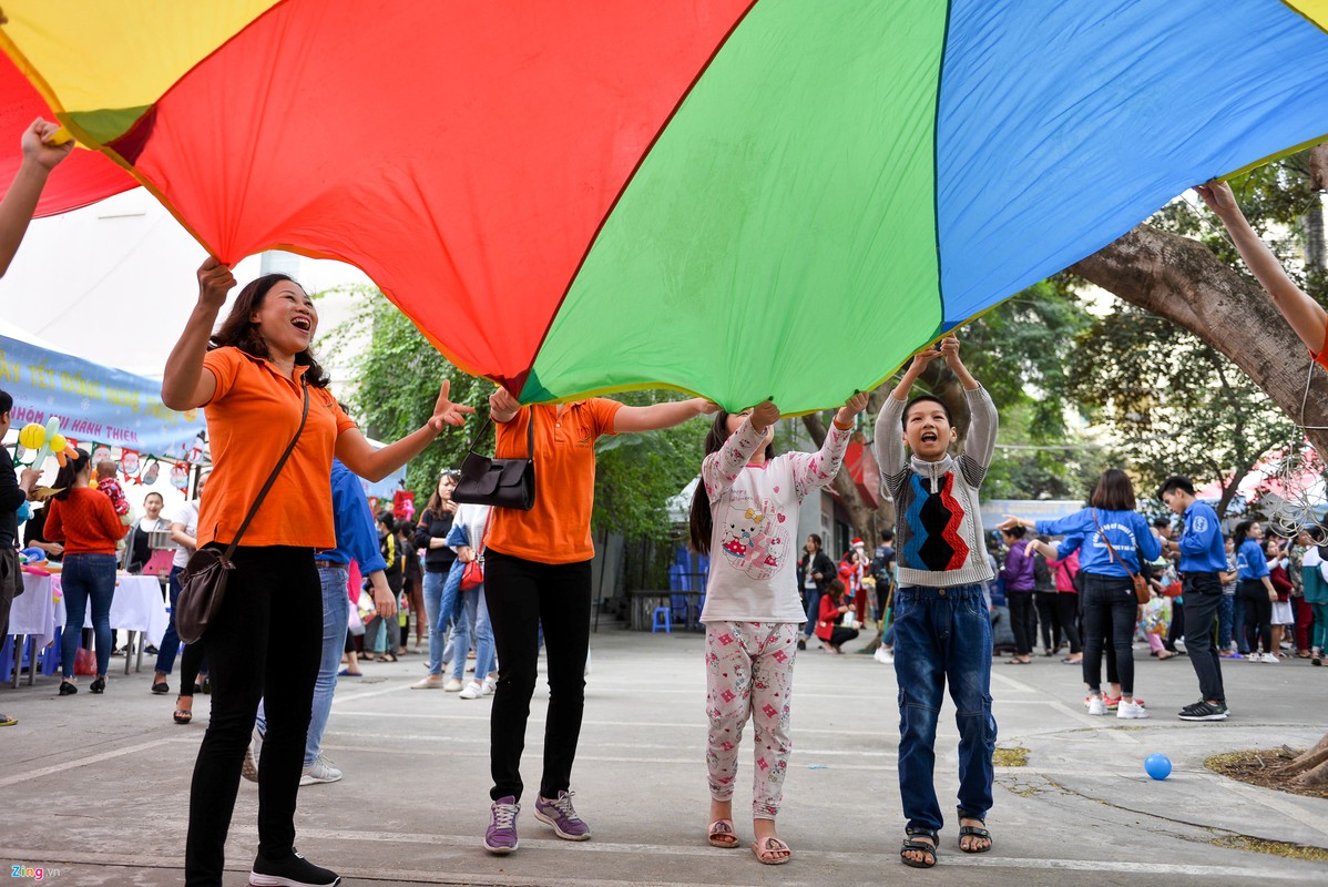 Giang sinh cua nhung em be trong benh vien-Hinh-11