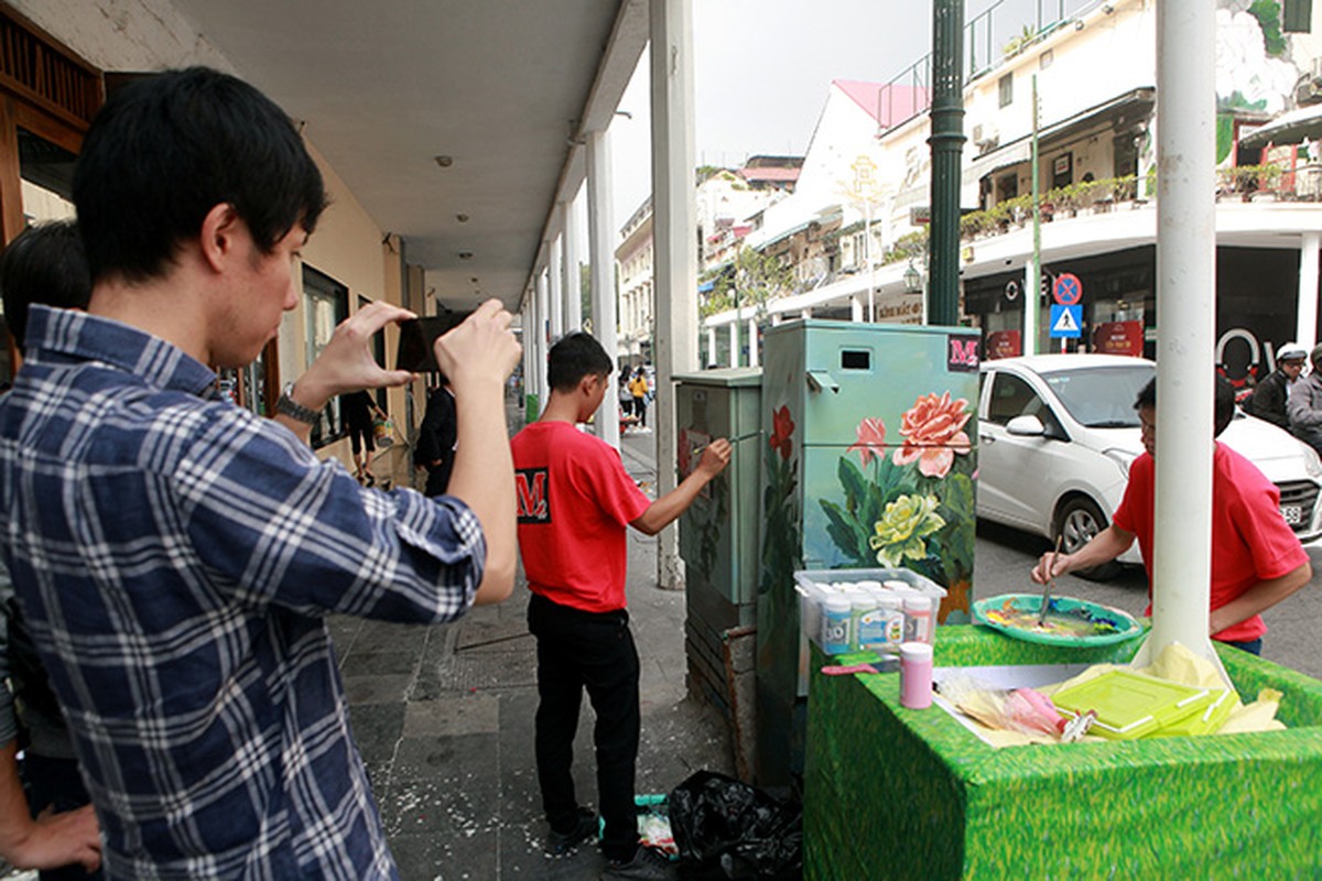 Bot dien ban o Ha Noi bat ngo “no hoa”-Hinh-2