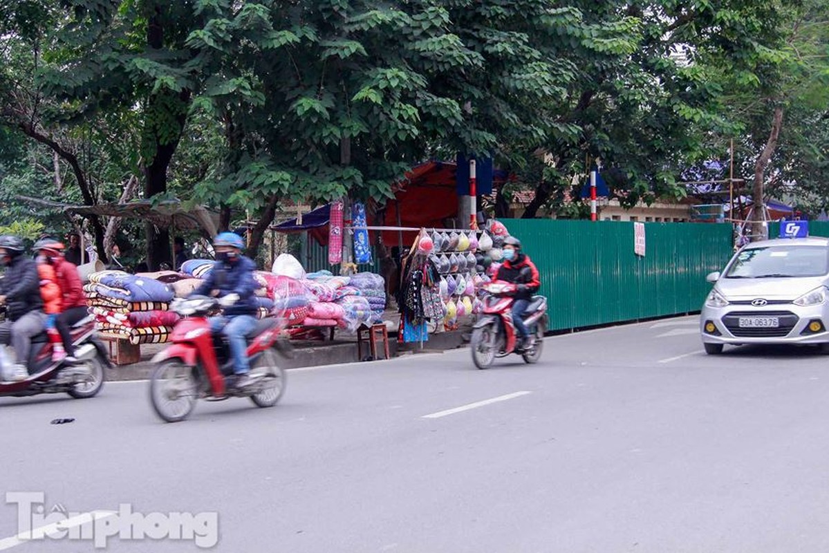 Ha Noi xen via he, ha gan 500 cay xanh de mo rong duong Lang-Hinh-14