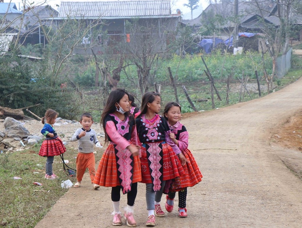 Tung bung ngay Tet truyen thong cua dong bao Mong-Hinh-10