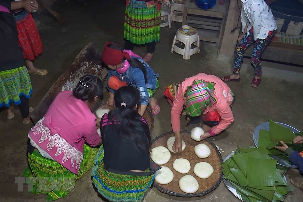 Tung bung ngay Tet truyen thong cua dong bao Mong-Hinh-3