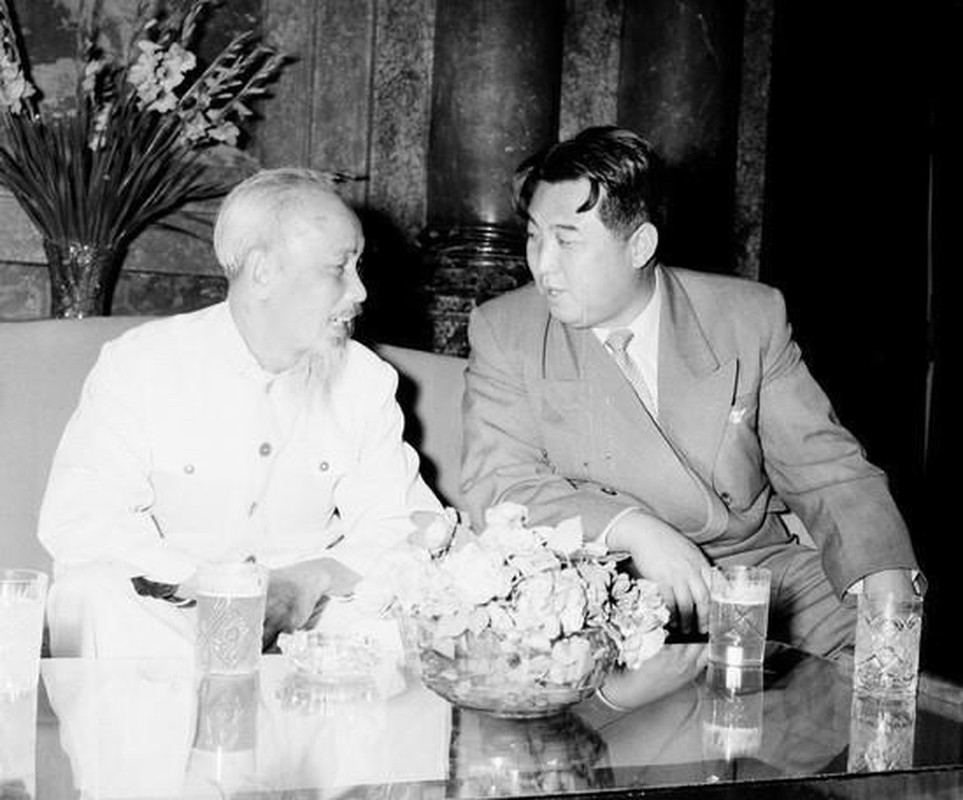 Hinh anh Thu tuong Kim Nhat Thanh tham huu nghi Viet Nam nam 1958