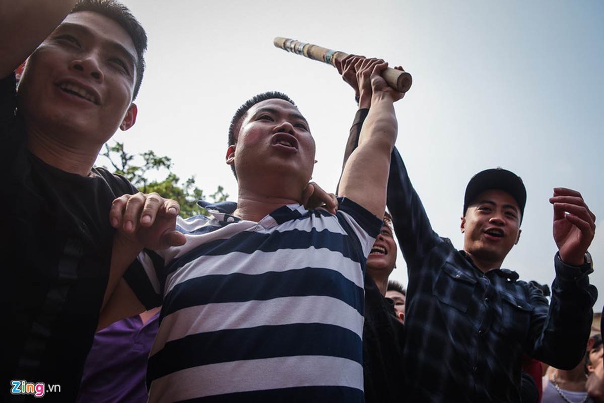 Danh nhau tui bui trong le hoi giat cay bong-Hinh-13