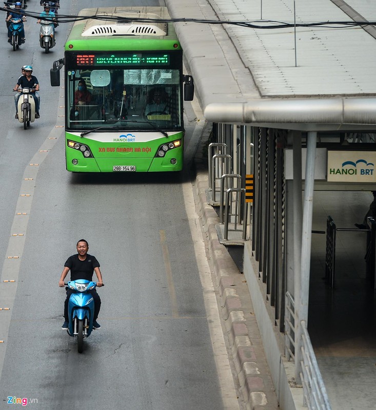 Toan canh 2 tuyen duong Ha Noi du dinh thi diem cam xe may-Hinh-9