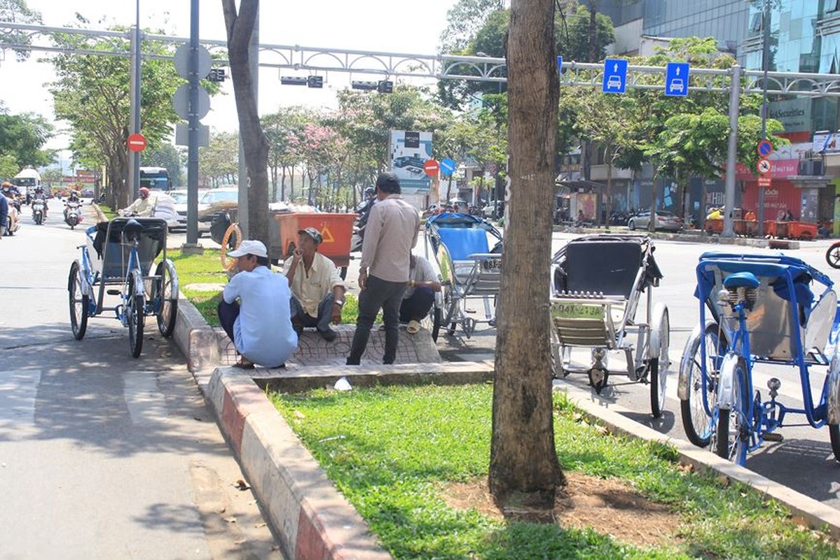 Nguoi dan Sai Gon muu sinh trong nhung ngay nong 'nung nguoi' thang 3-Hinh-4