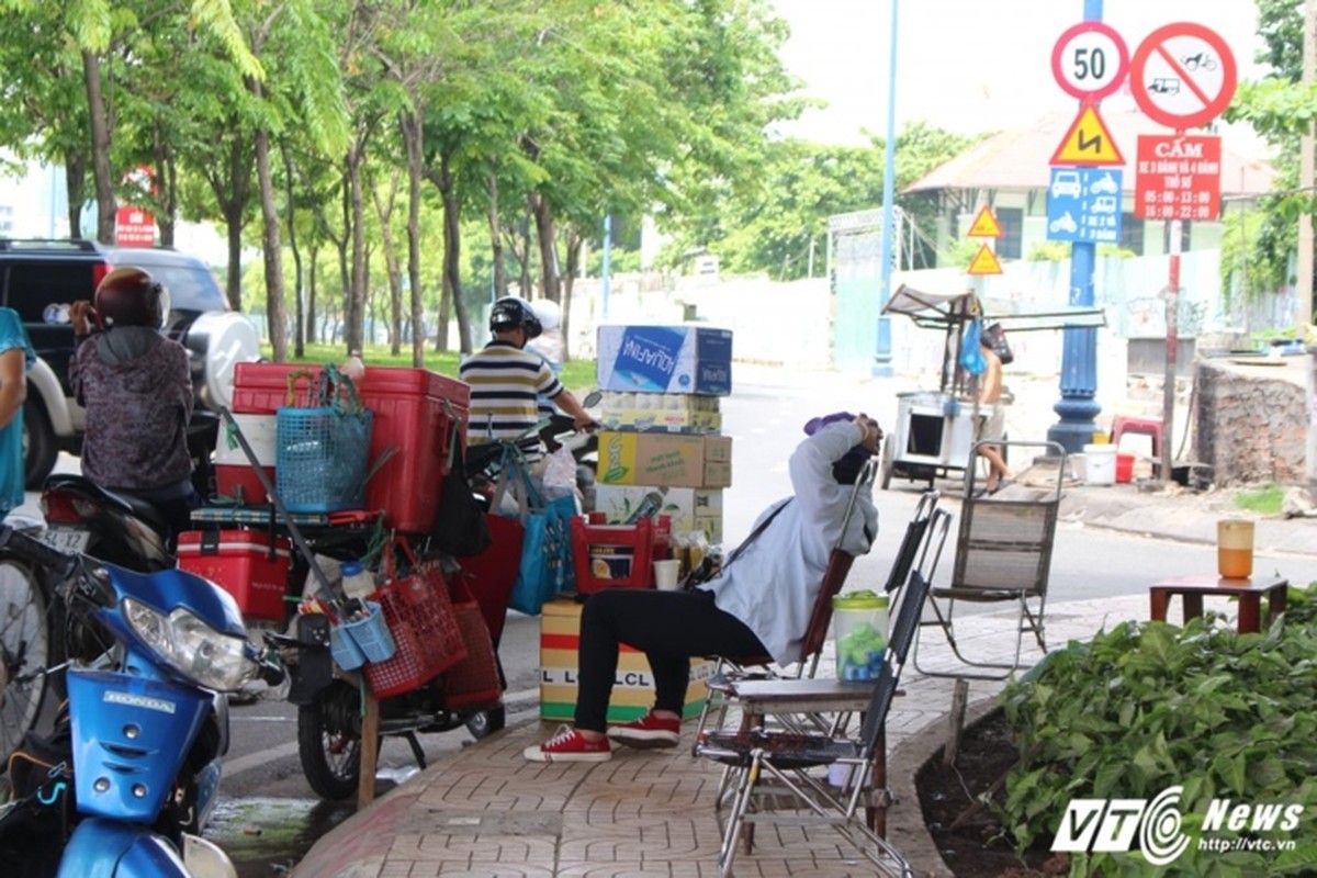 Hinh anh “xau xi” tren nhung con duong dep nhat Sai Gon-Hinh-11