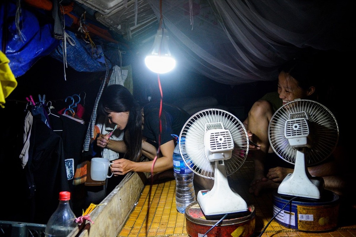 Cuoc song tren thuyen cua nguoi lao dong nhap cu tai Ha Noi-Hinh-6