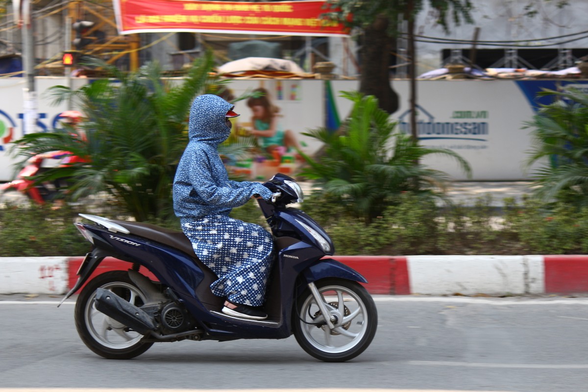 Anh: Muon kieu tranh nang nong cua nguoi dan Ha Noi-Hinh-7