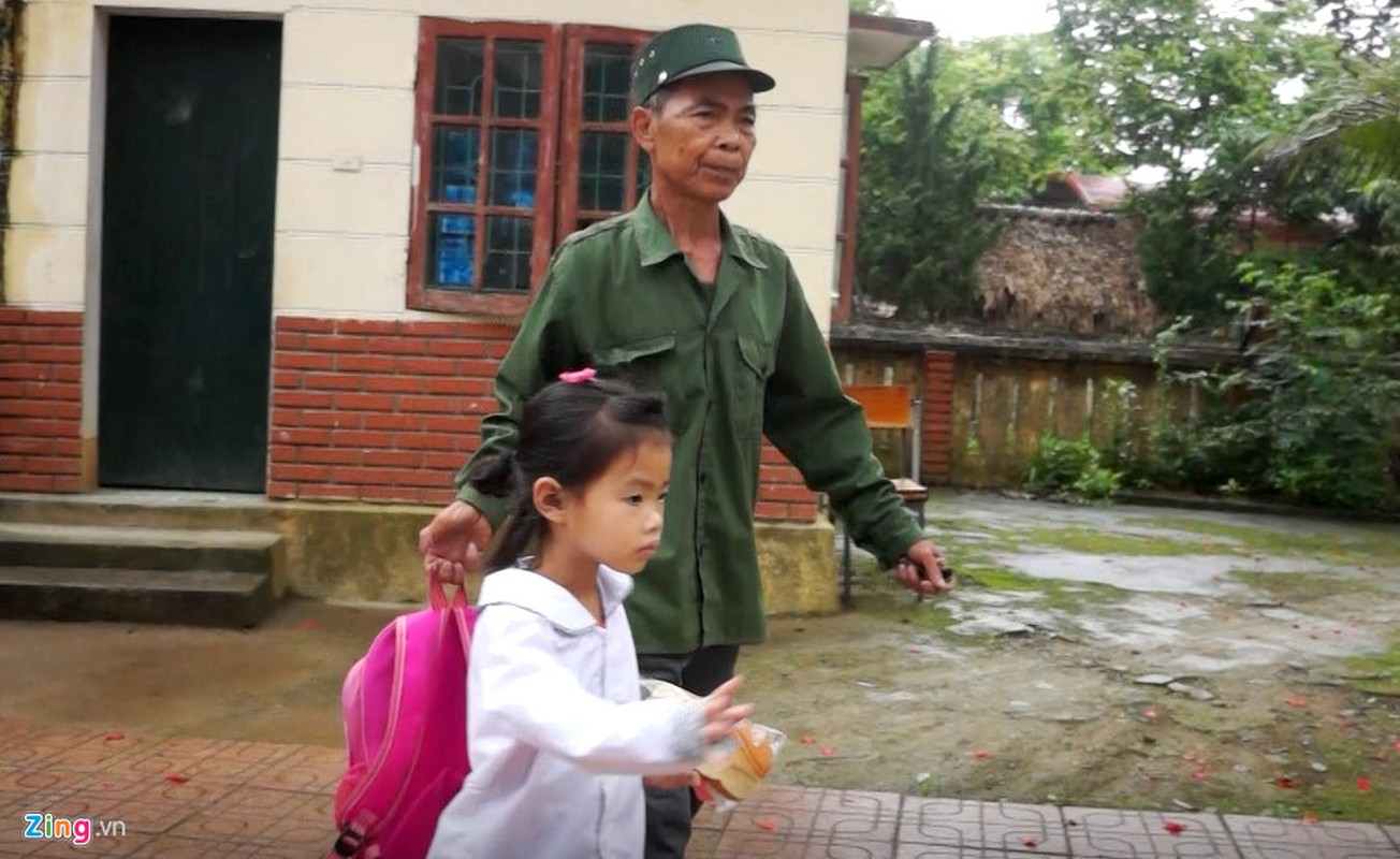 Truong vang hoc sinh sau vu ke cam dao xong vao dam 6 co tro-Hinh-3