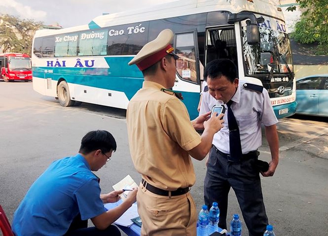 Phat hien nhieu tai xe xe khach Ha Noi “dinh” ma tuy-Hinh-10