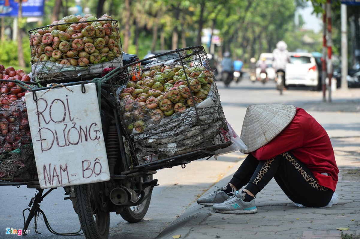 Danh vat voi nang nong bong rat hon 40 do C ngoai duong pho-Hinh-10