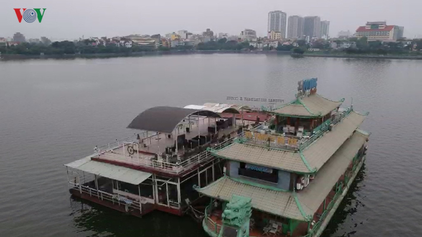 Du thuyen, nha hang noi hoang tan vat vo ben Ho Tay-Hinh-2