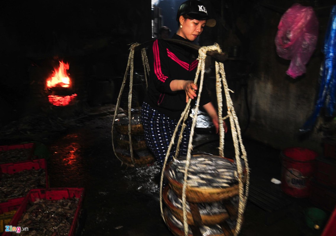 Nhoc nhan kiem song ben chao lua hap ca o cang Quy Nhon-Hinh-10