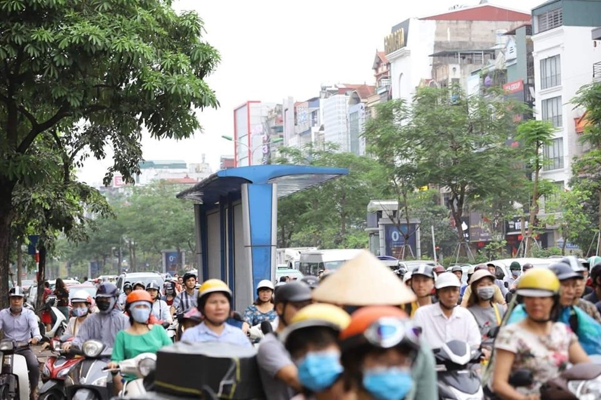 Tram xe buyt “lac loi” giua dong xe tap nap tren con duong 700 ti dong-Hinh-5