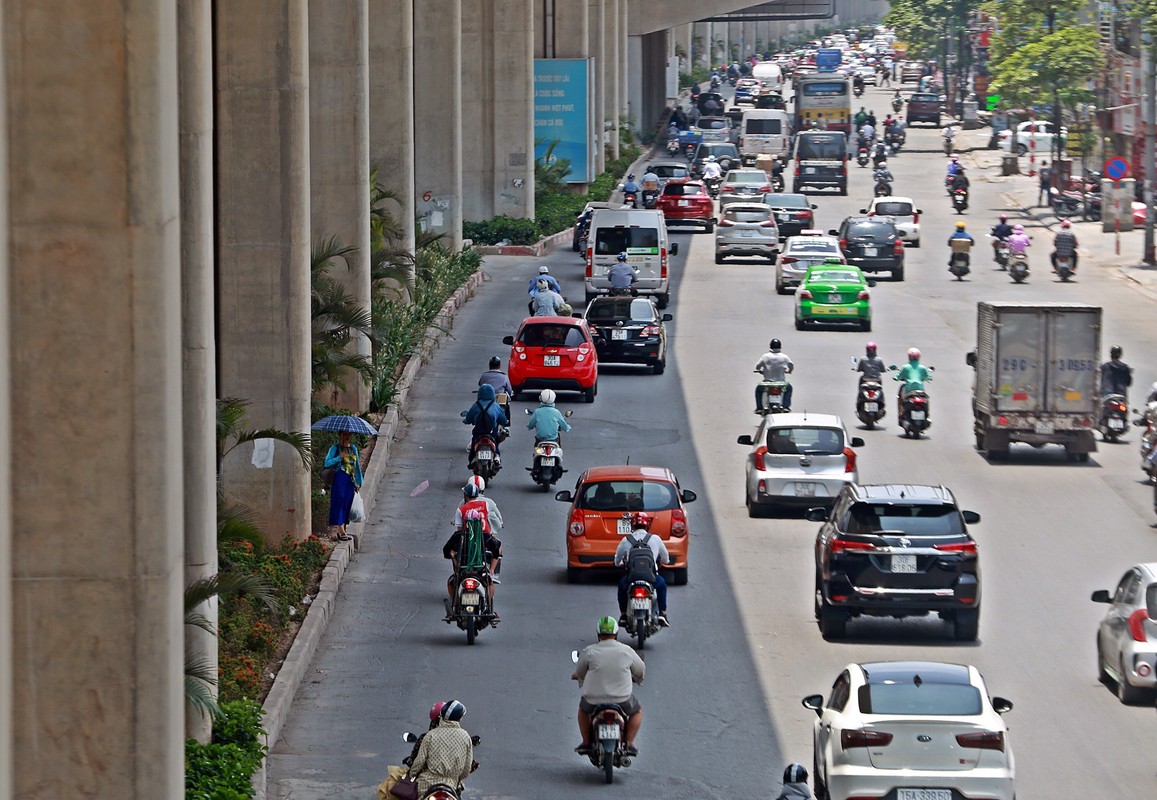 Xay dung gan 11 nam chua hoan thanh, duong sat tren cao co duy nhat tac dung the nay-Hinh-3