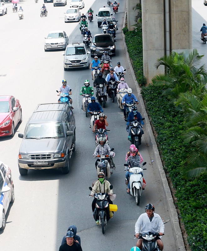 Xay dung gan 11 nam chua hoan thanh, duong sat tren cao co duy nhat tac dung the nay-Hinh-6