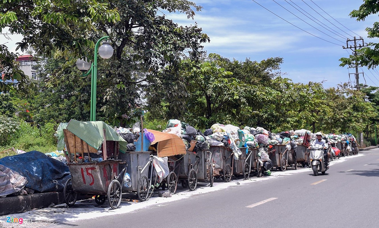 Nui rac un u boc mui nong nac tren duong pho Ha Noi-Hinh-12