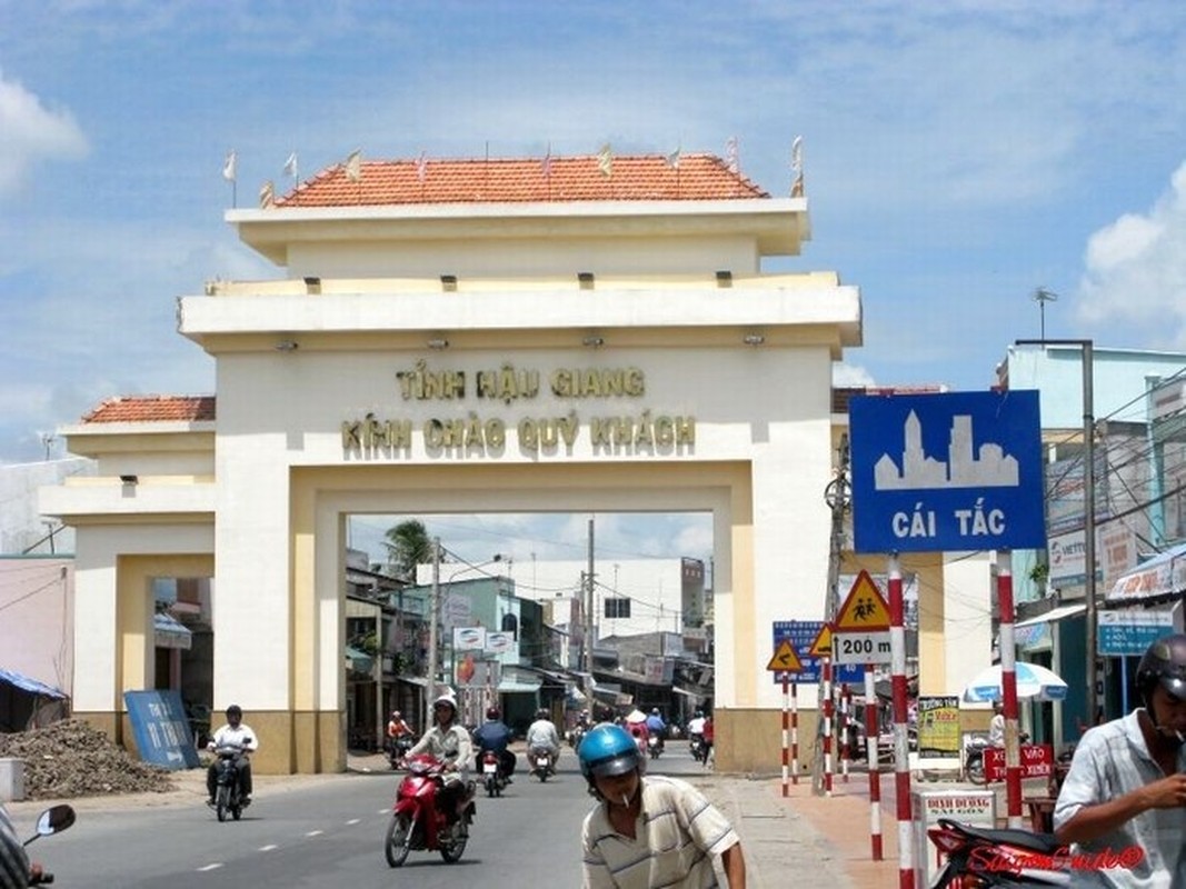 Tin nong ngay 2/6: Nha thau Trung Quoc 