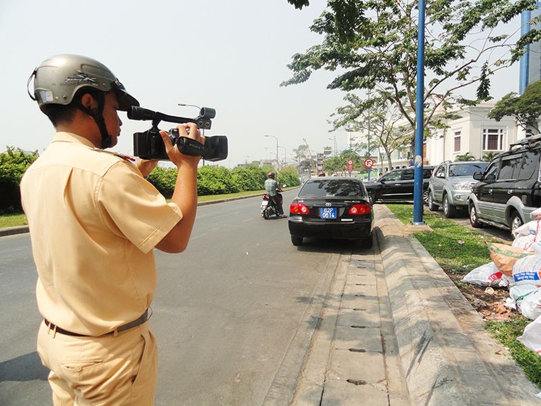 Tin nong ngay 4/6: Xe tai de bep Toyota Vios, canh tuong thuong tam khong ai dam nhin-Hinh-8