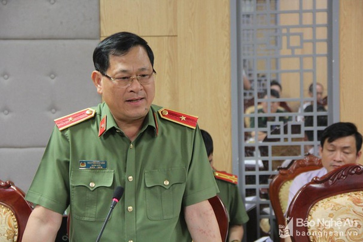 Thieu tuong Nguyen Huu Cau thoi chuc Giam doc Cong an tinh Nghe An-Hinh-2
