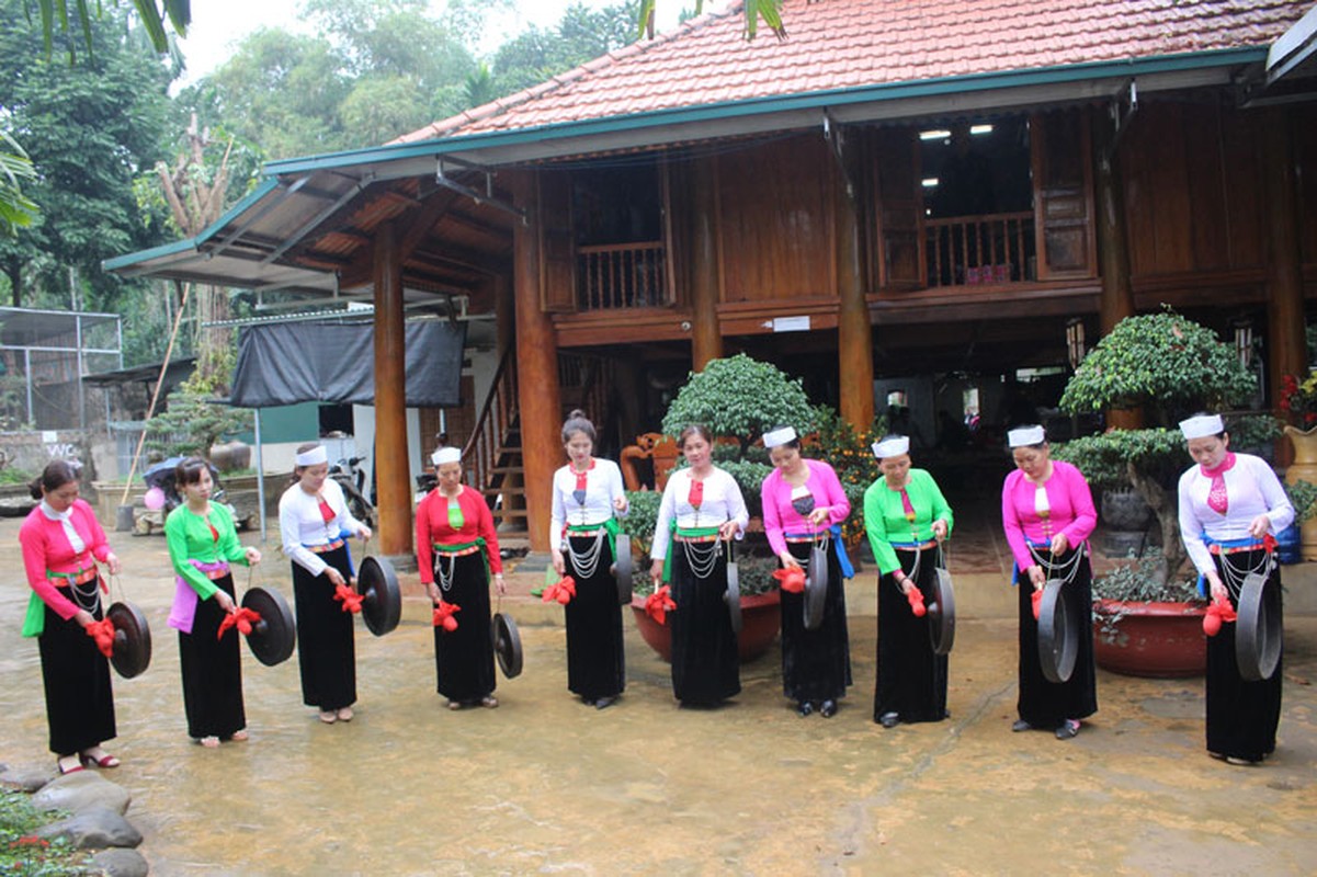 Sac Xuan tren cac ban nguoi muong o Phu Tho va Hoa Binh-Hinh-10